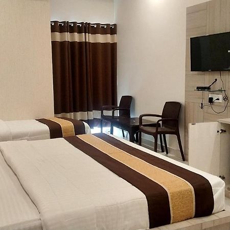 Hotel Namo Palace Kota  Ngoại thất bức ảnh