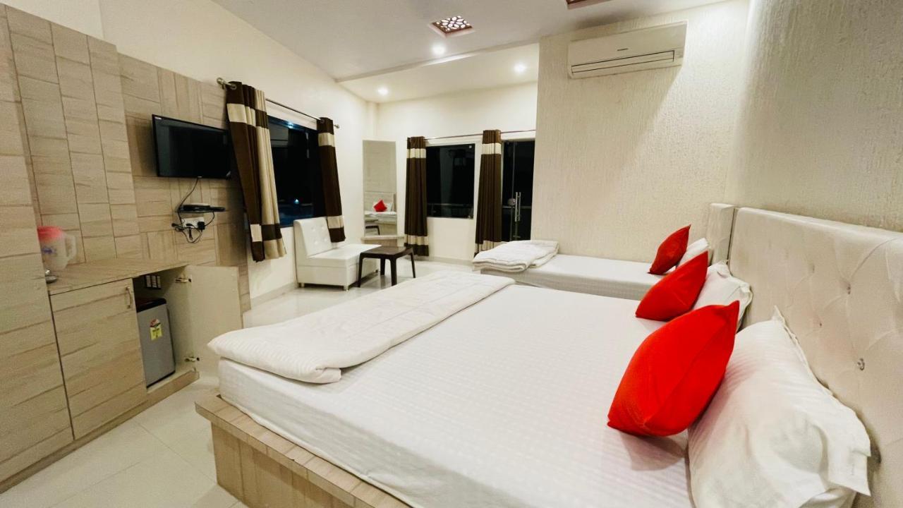 Hotel Namo Palace Kota  Ngoại thất bức ảnh